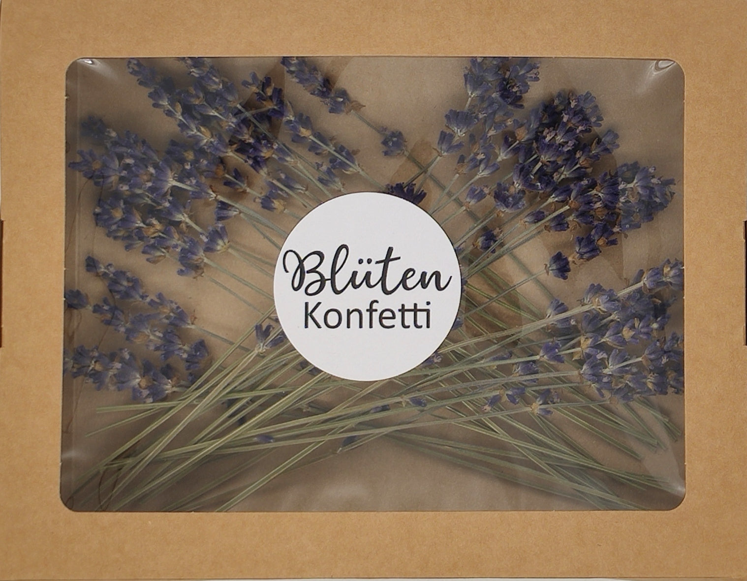 Lavendel in einer Box aus Kraftpapier