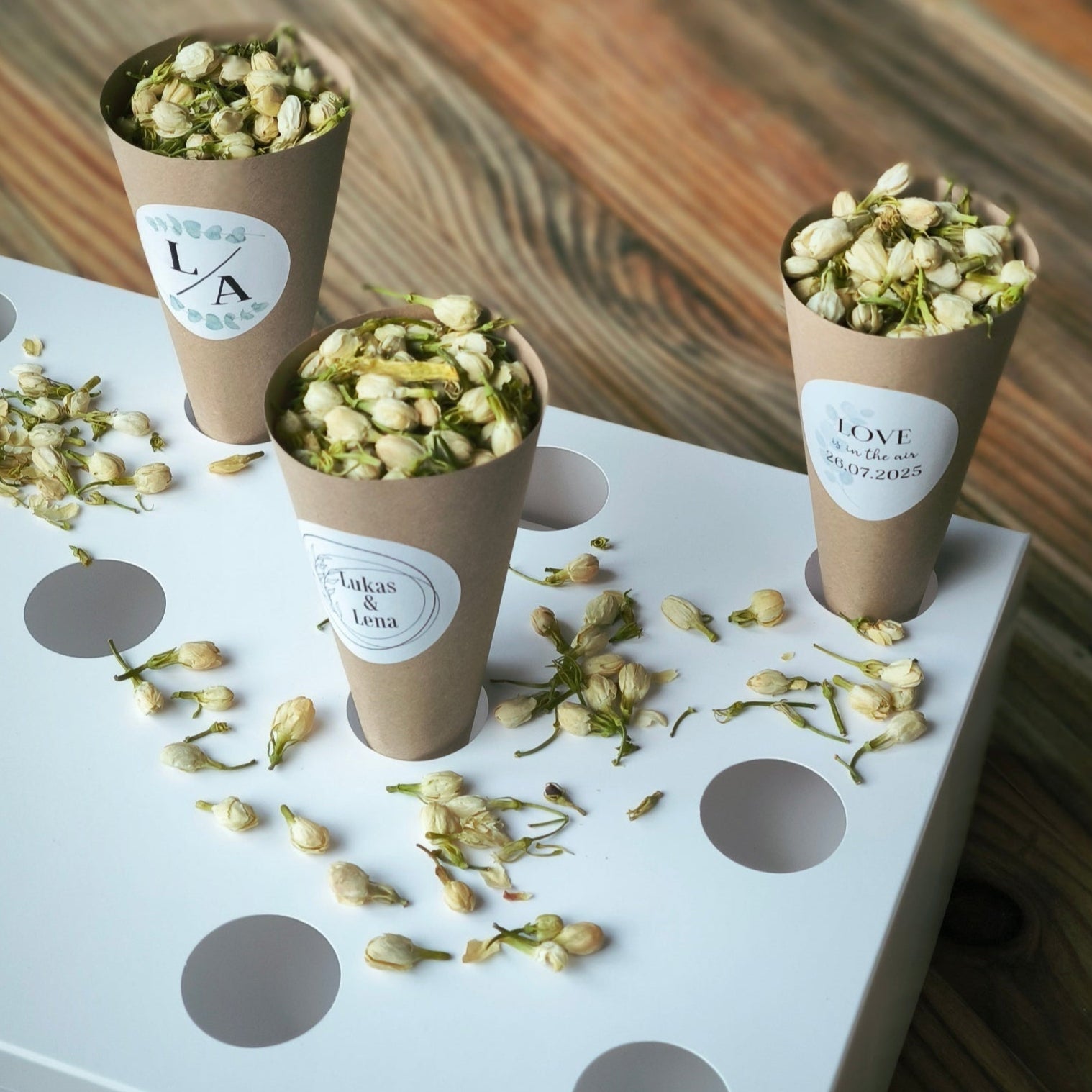 Blütenkonfetti Ivory Jasmin mit Cones