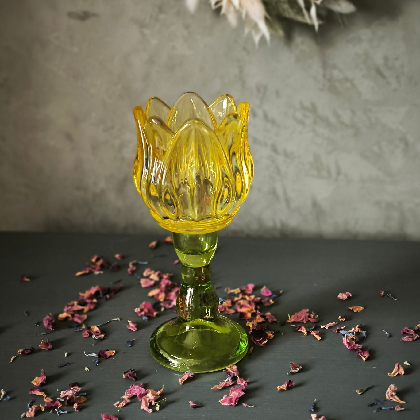 Bloomlight Teelichthalter in Tulpenform aus Glas gelb