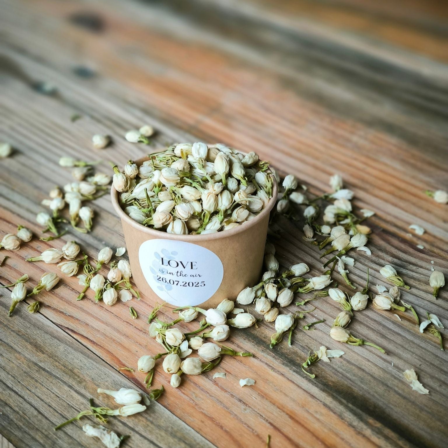 Bütenkonfetti Ivory Jasmin mit braunen Bechern