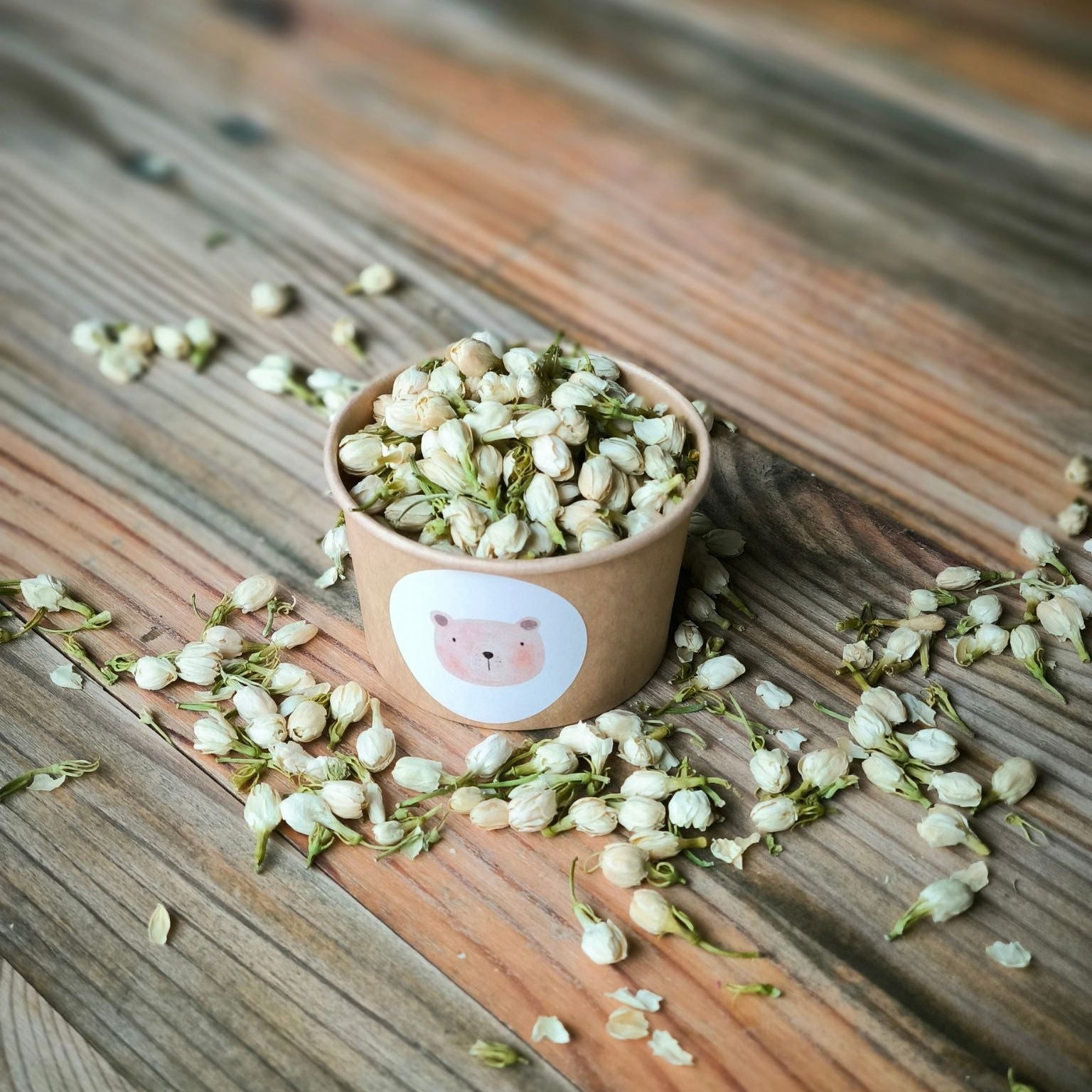 Blütenkonfetti Ivory Jasmin mit braunen Bechern