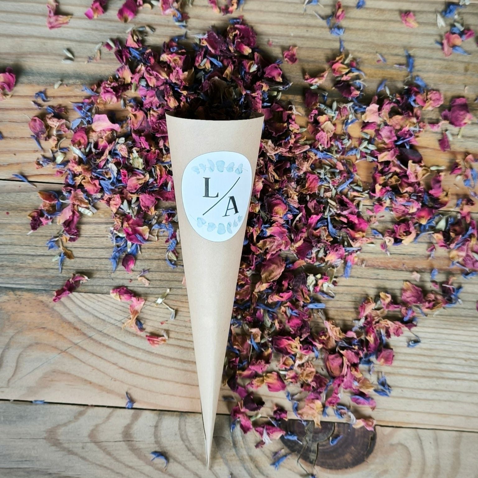 Blütenkonfetti Fairytale in Cones mit Layout 3