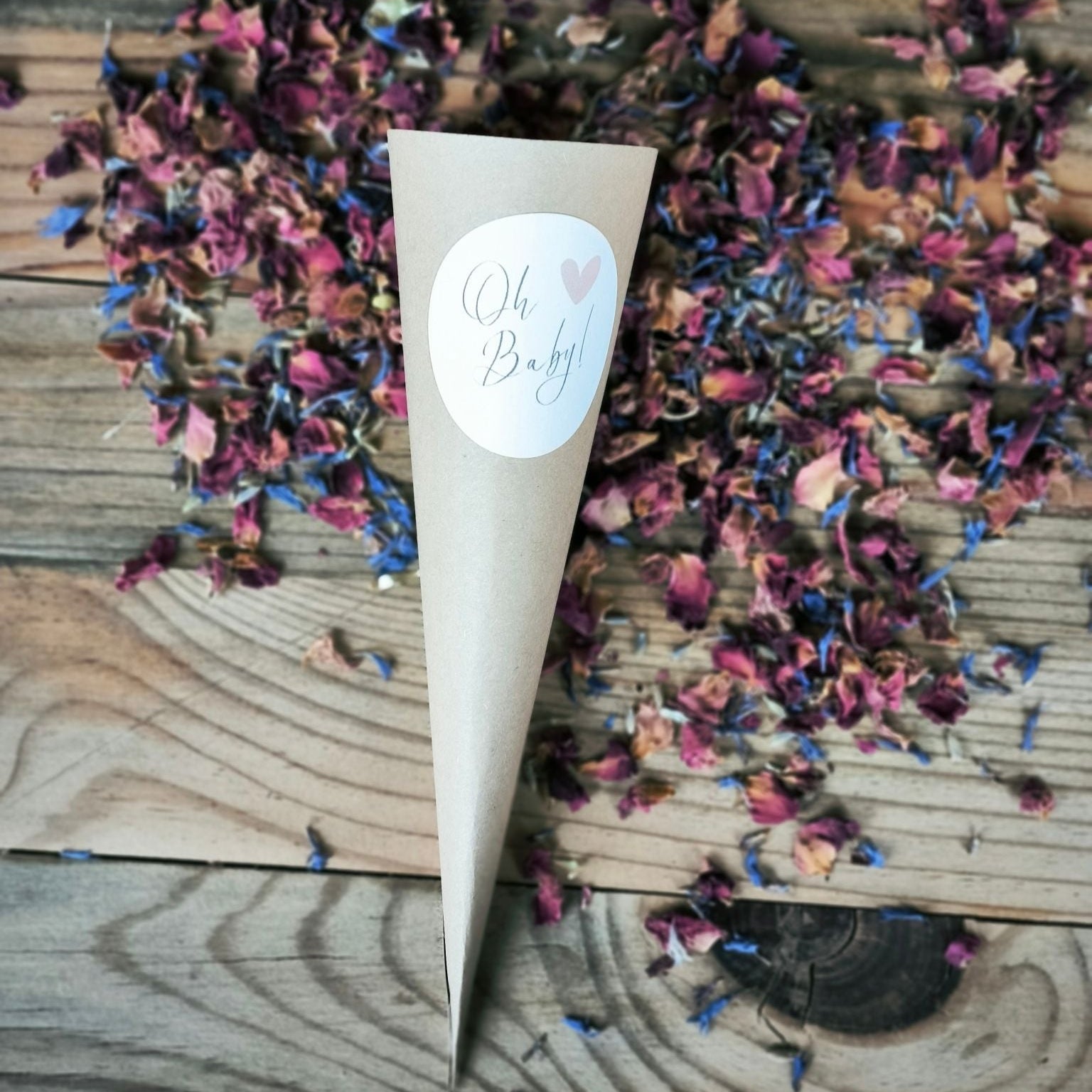 Blütenkonfetti Fairytale in Cones mit Layout 7