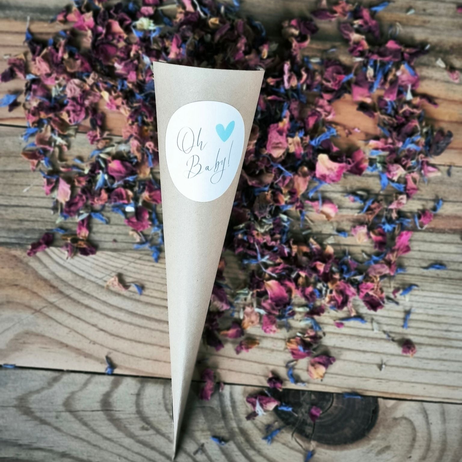 Blütenkonfetti Fairytale in Cones mit Layout 8