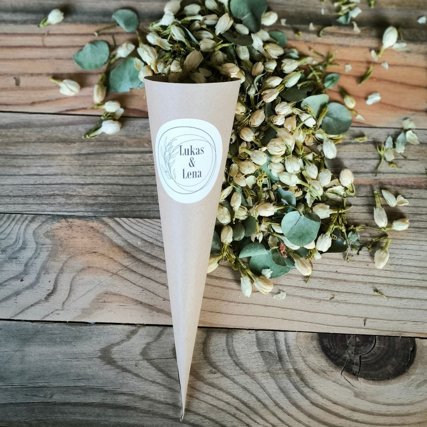 Blütenkonfetti Green Ivory in Cones mit Layout 1