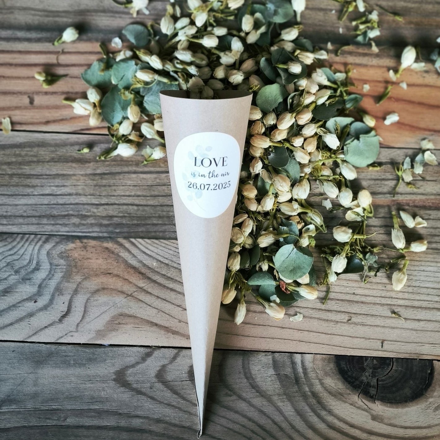 Blütenkonfetti Green Ivory in Cones mit Layout 2