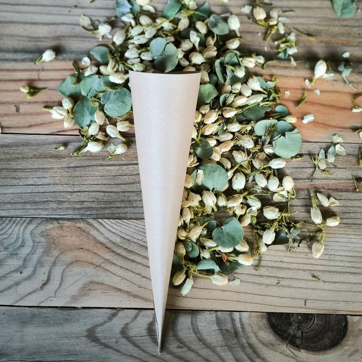 Blütenkonfetti Green Ivory in Cones kein Sticker