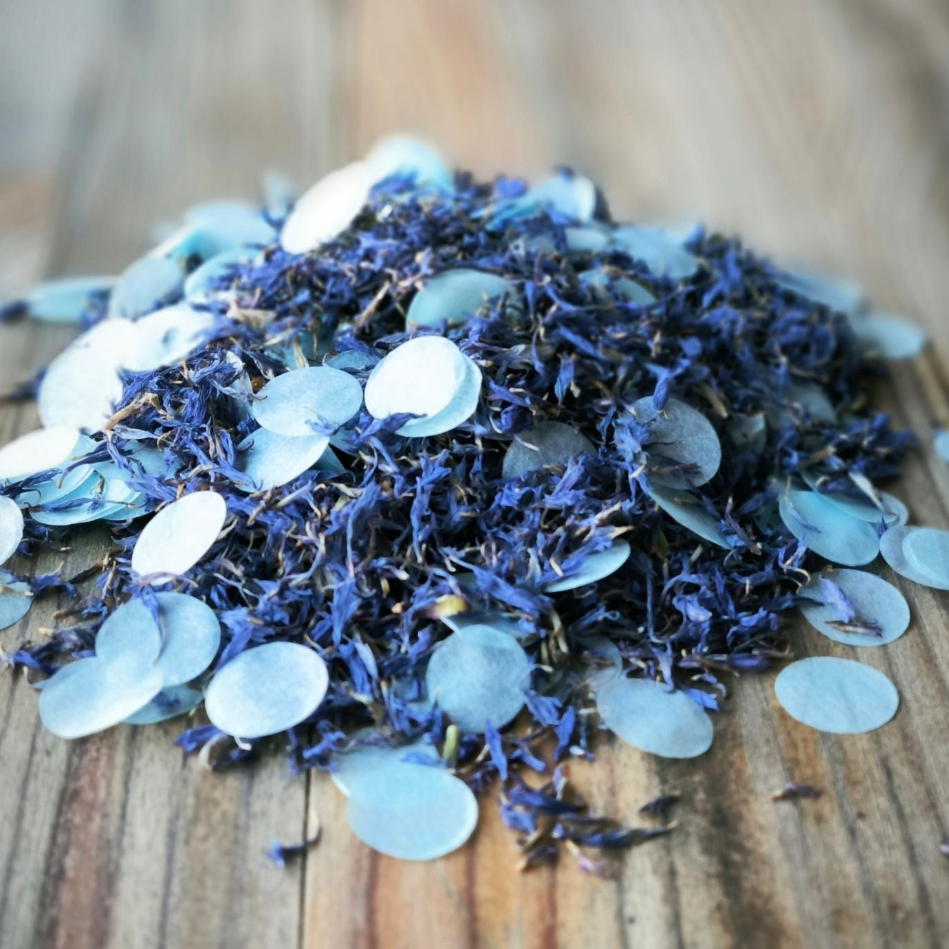 Blütenkonfetti Iced Blue mit Seidenpapierkonfetti