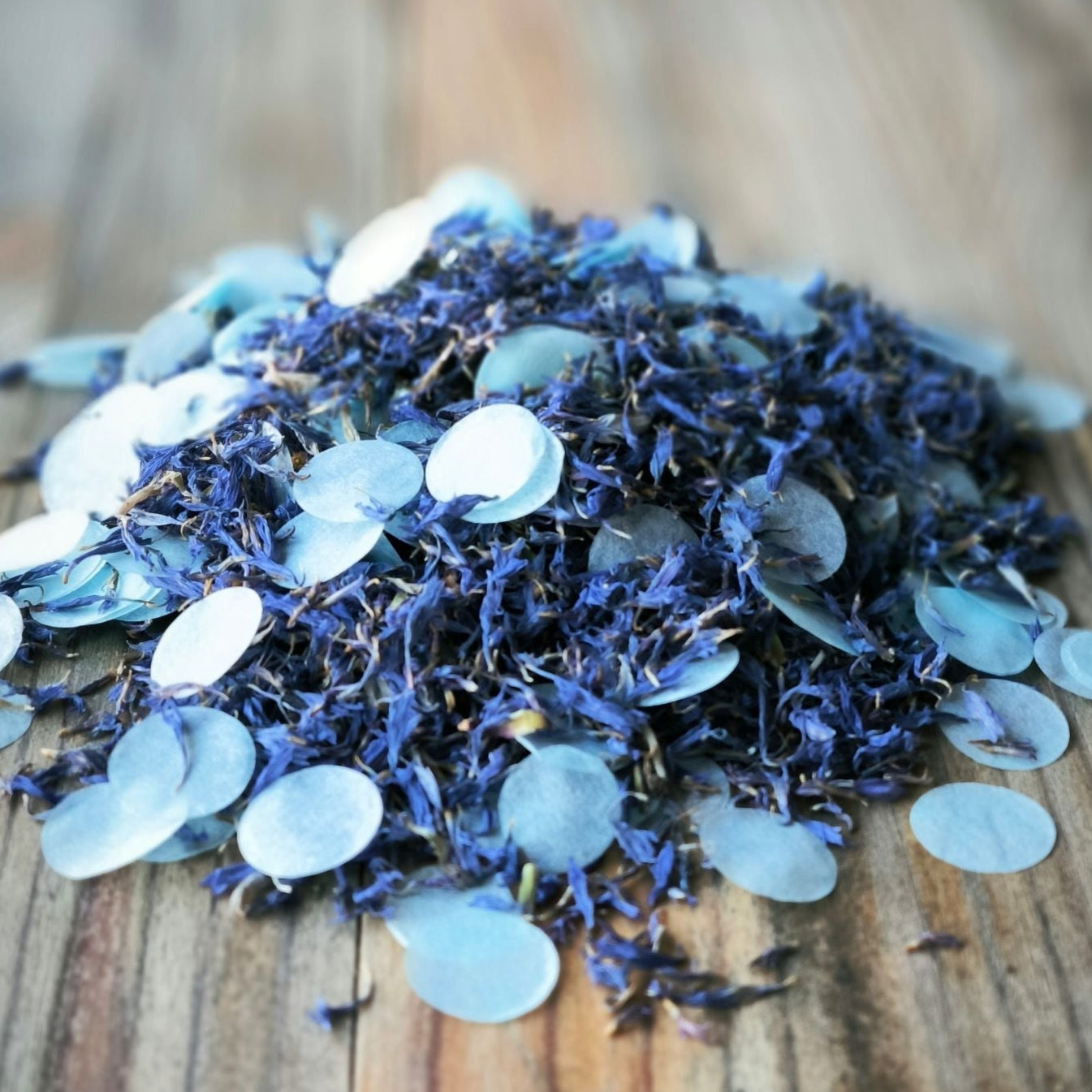 Blütenkonfetti Iced Blue mit Seidenpapierkonfetti