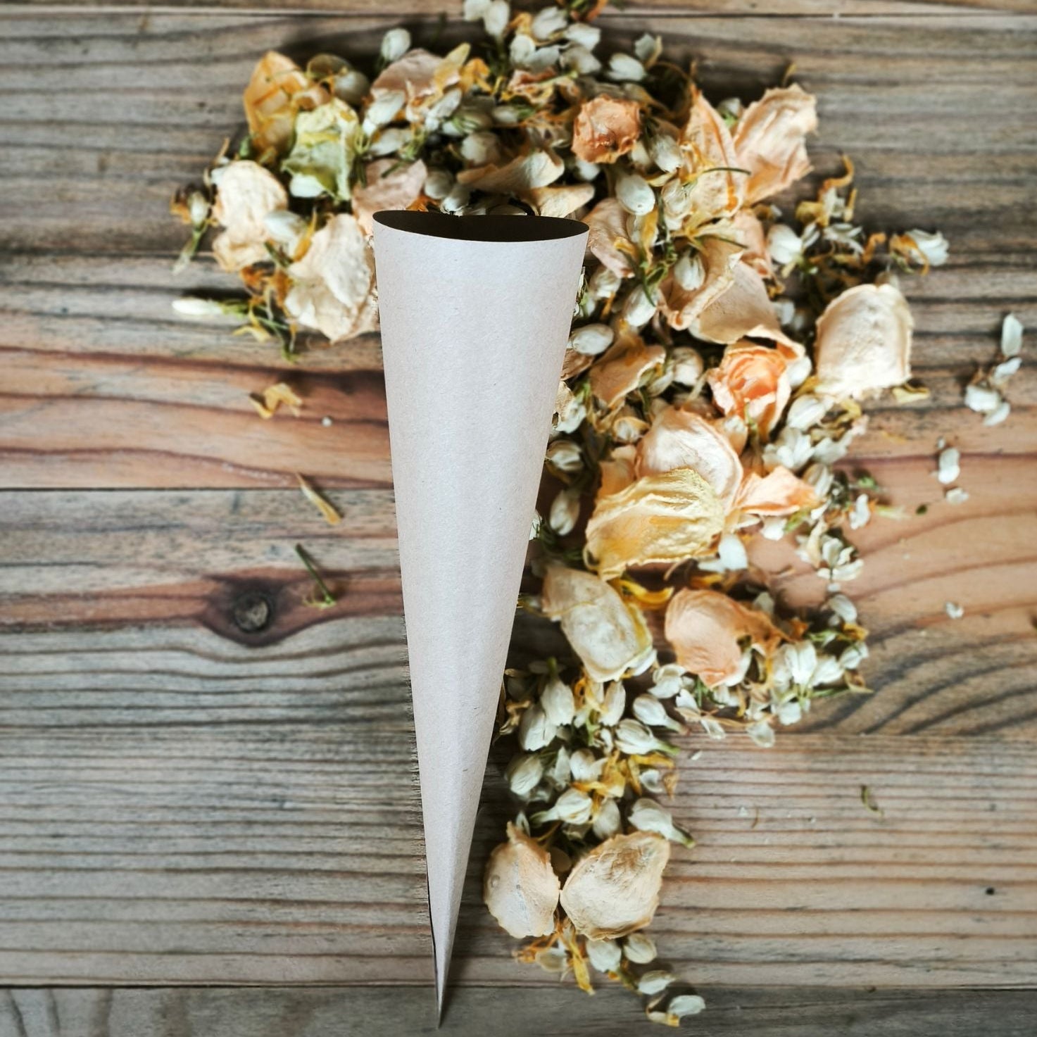 Blütenkonfetti Peach Ivory Sunshine in Cones kein Sticker