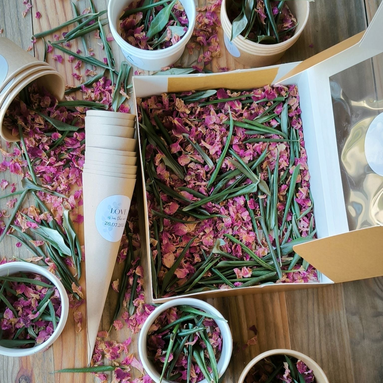 Blütenkonfetti Pink Olive Produktbild