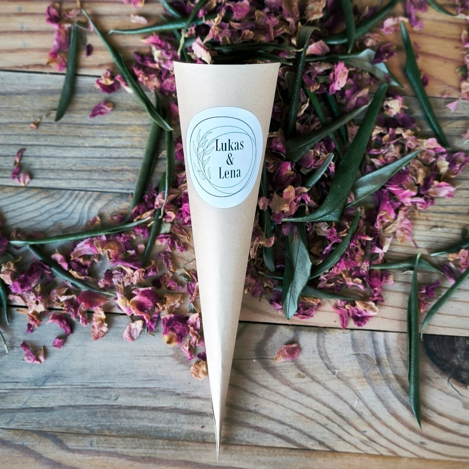 Blütenkonfetti Pink Olive in Cones mit Layout 1