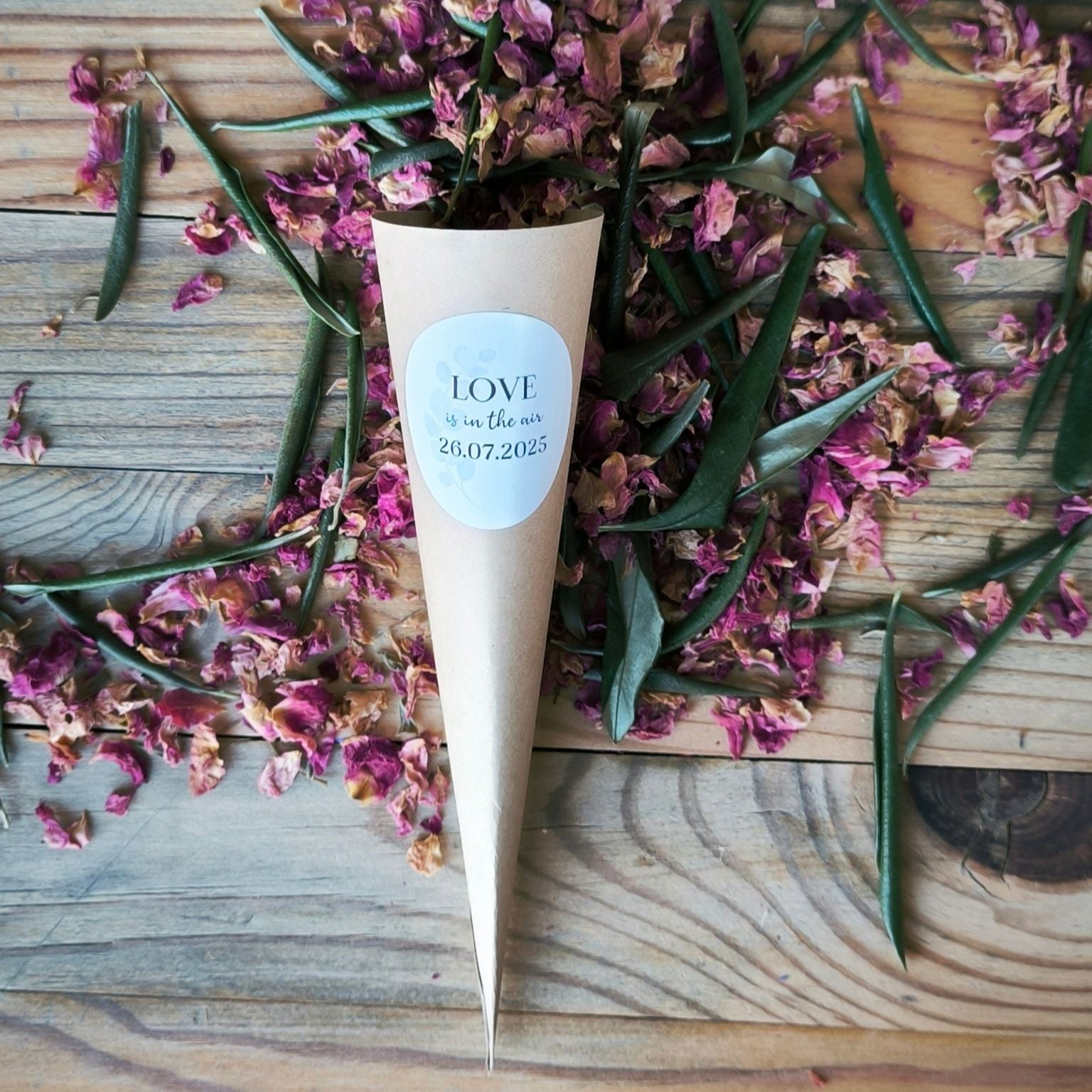 Blütenkonfetti Pink Olive in Cones mit Layout 2