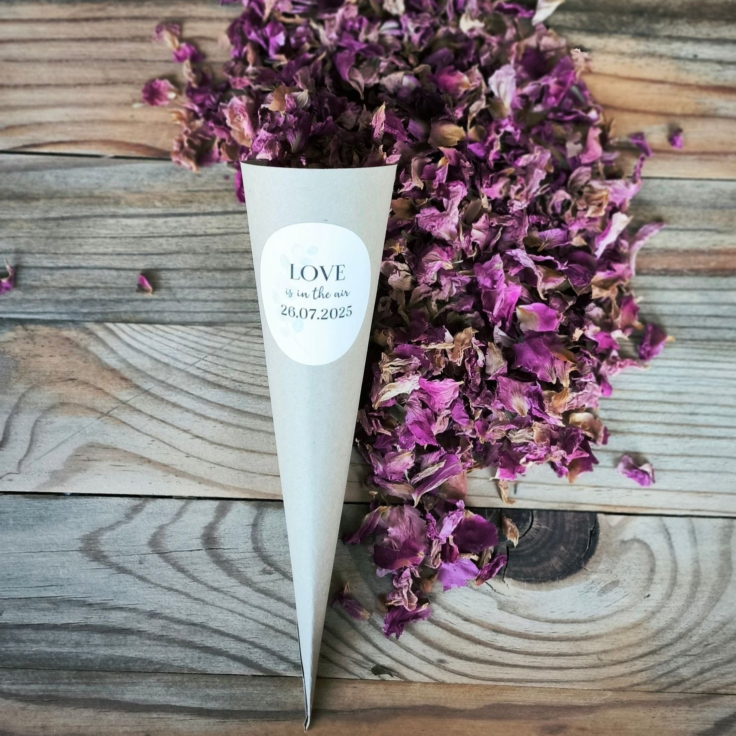 Blütenkonfetti Pink Romance in Cones mit Layout 2