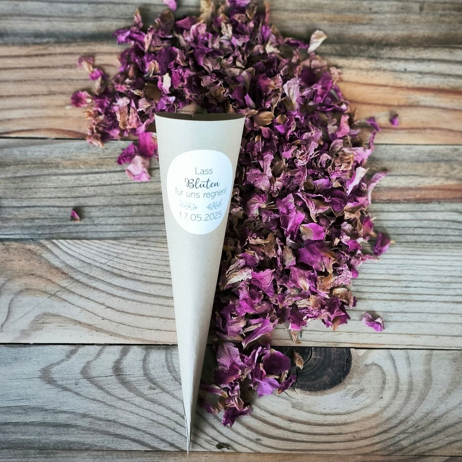 Blütenkonfetti Pink Romance in Cones in Layout 4