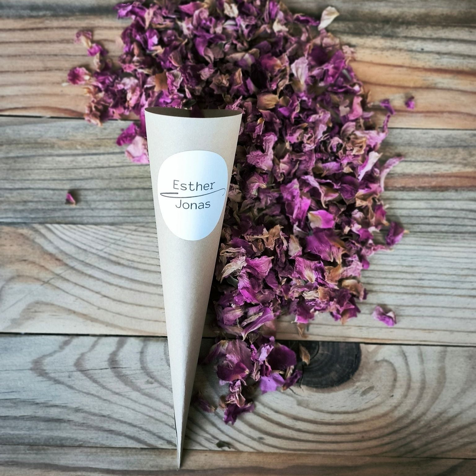 Blütenkonfetti Pink Romance in Cones mit Layout 6