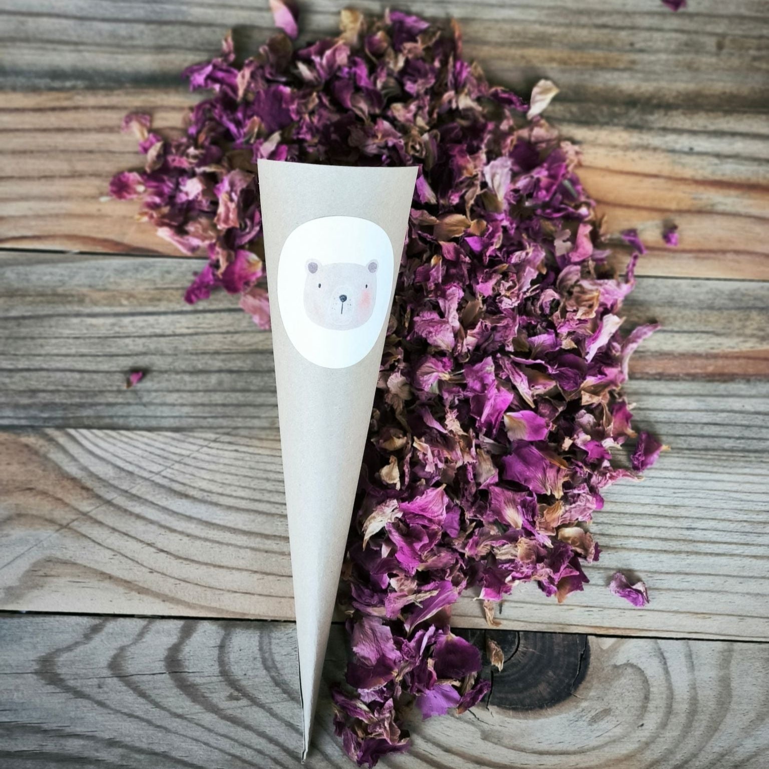 Blütenkonfetti Pink Romance in Cones mit Layout 9