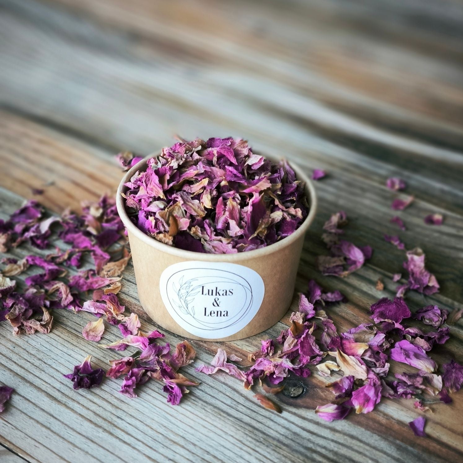 Blütenkonfetti Pink Romance in braunen Bechern mit Layout 1