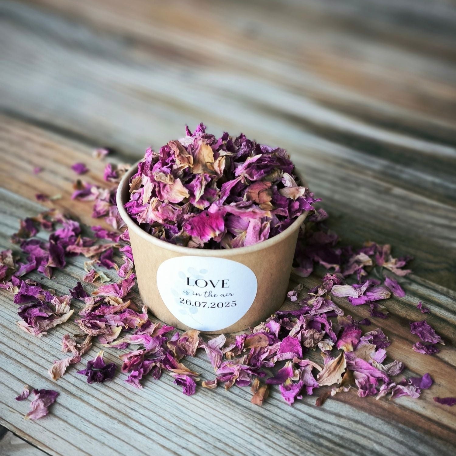 Blürtenkonfetti Pink Romance in braunen Bechern mit Layout 2