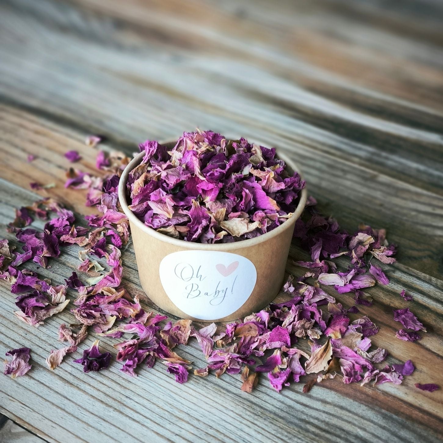 Blütenkonfetti Pink Romance in braunen Bechern mit Layout 7