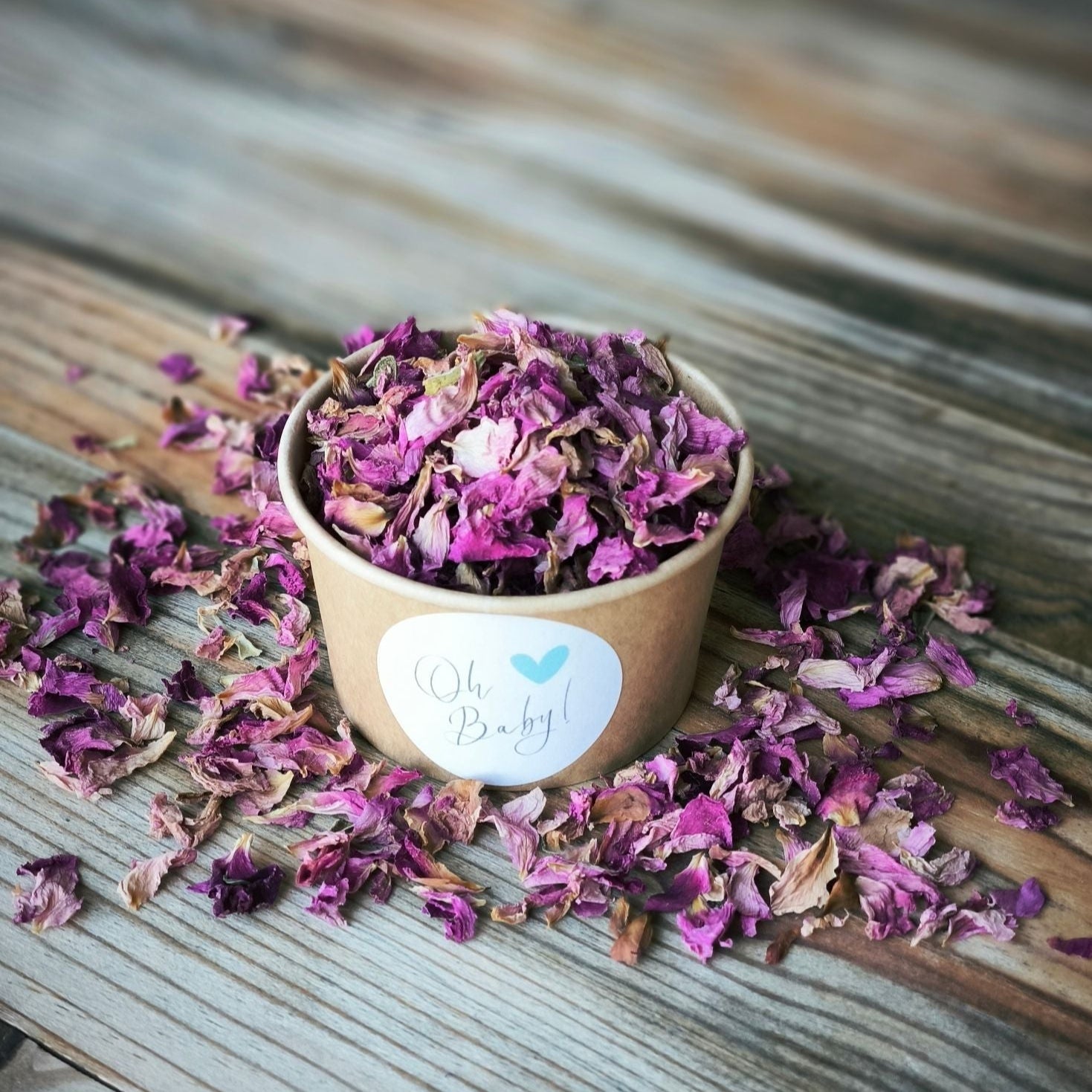 Blütenkonfetti Pink Romance in braunen Bechern mit Layout 8