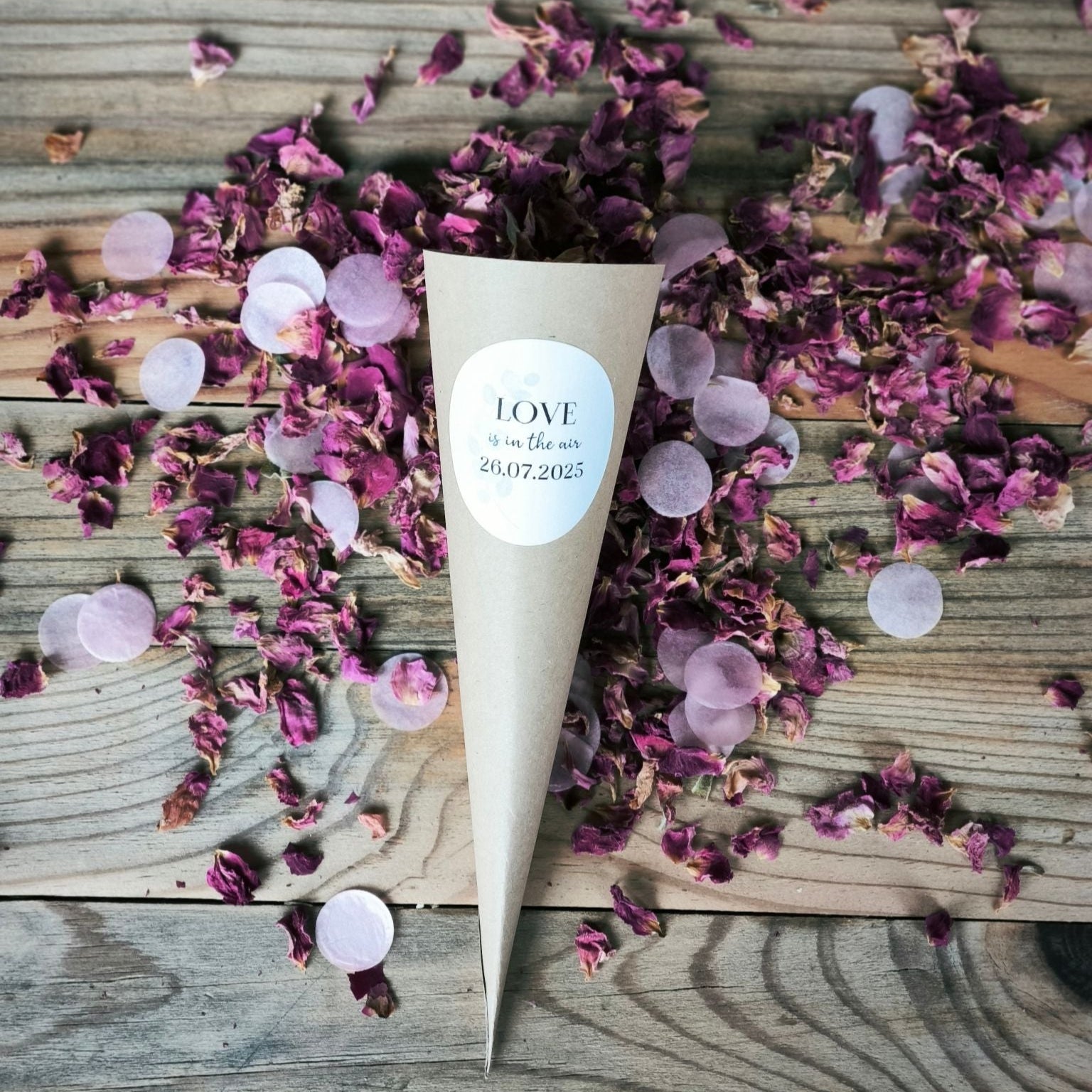 Blütenkonfetti Pink Romance mit Seidenpapier im Cone mit Layout 2