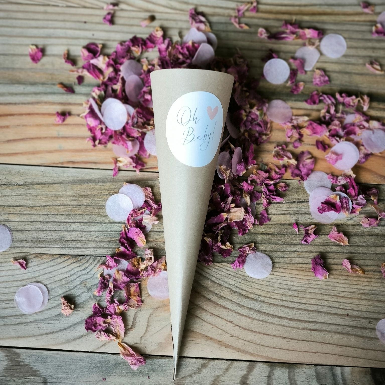 Bütenkonfetti Pink Romance mit Seidenpapier in Cones mit Layout 7