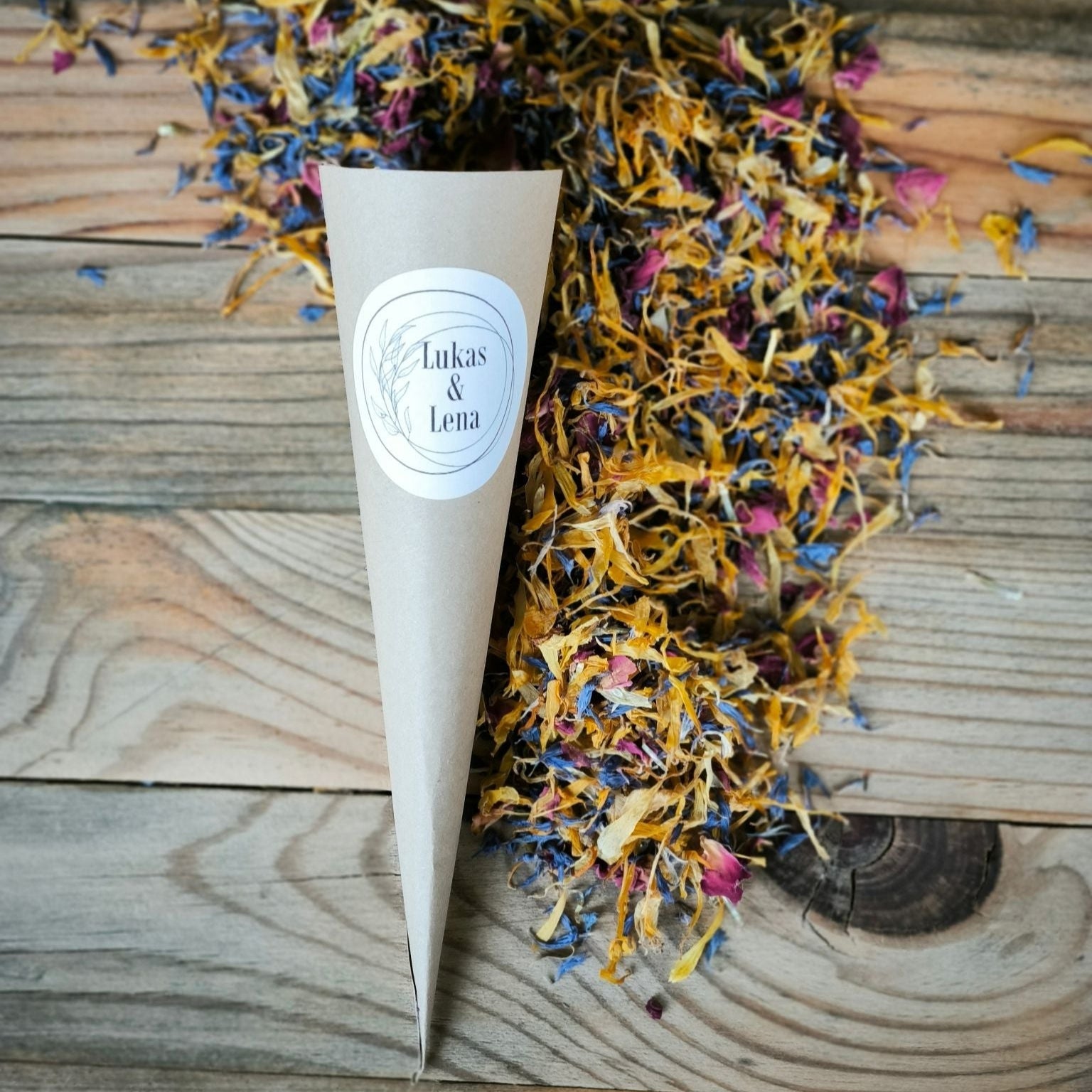Blütenkonfetti Summer Days in Cones mit Layout 1