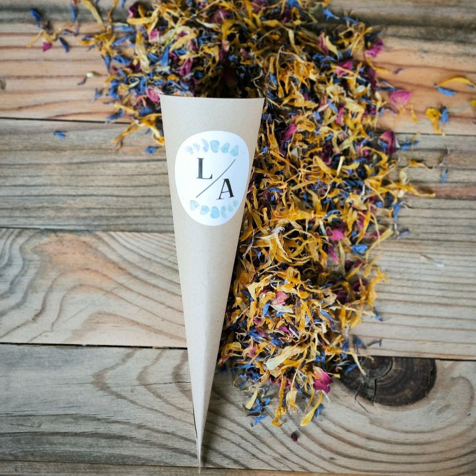 Blütenkonfetti Summer Days in Cones mit Layout 3