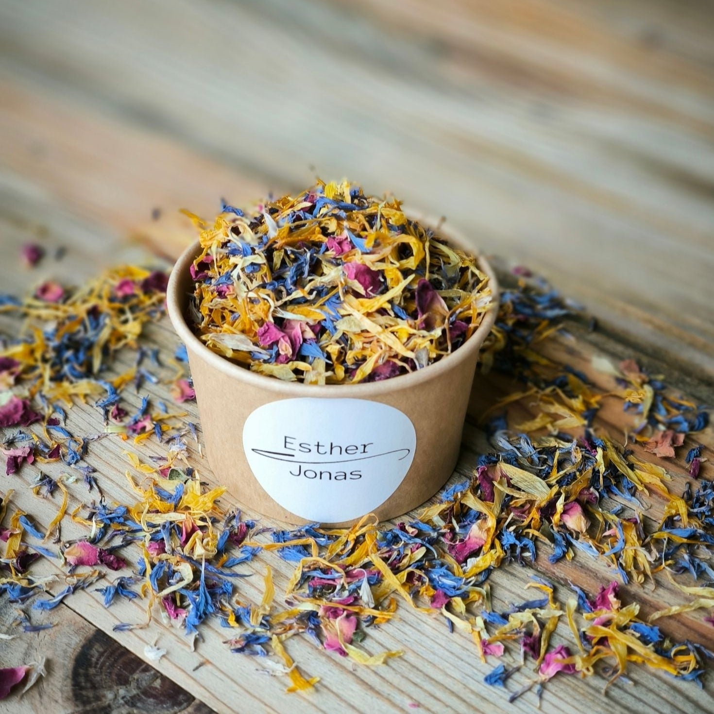 Blütenkonfetti Summer Days in braunen Bechern mit Layout 6