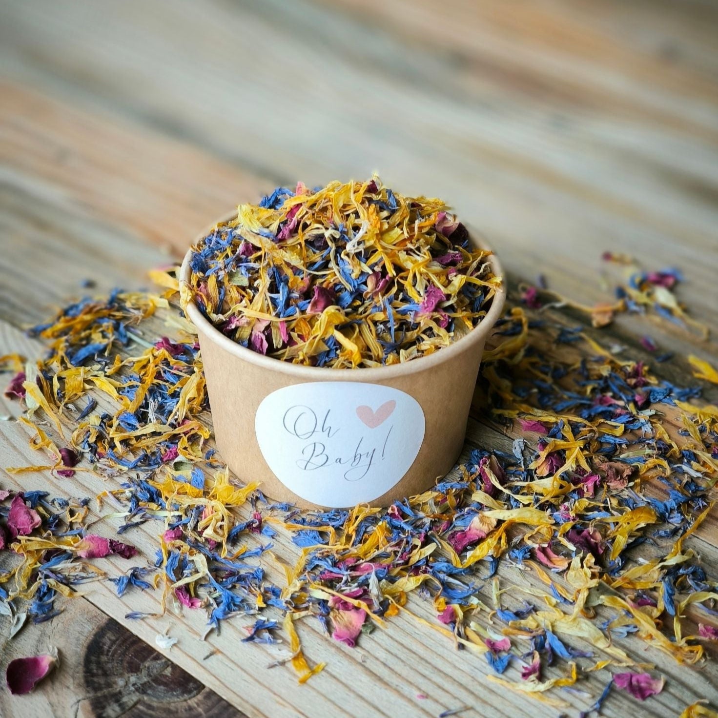 Blütenkonfetti Summer Days in braunen Bechern mit Layout 7