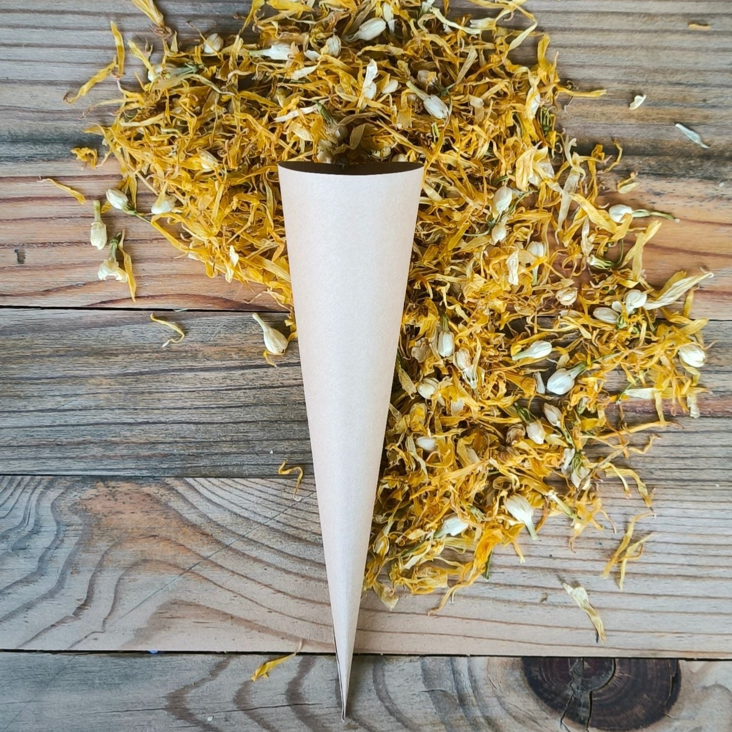 Blütenkonfetti Yellow Ivory in Cones kein Sticker