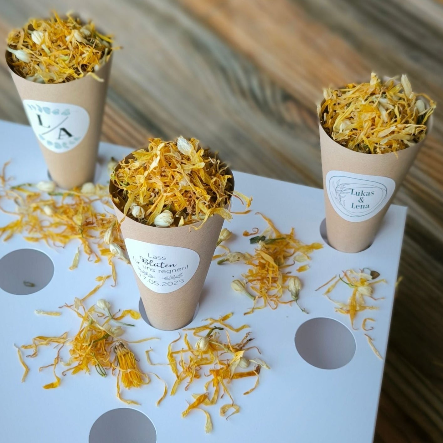 Blütenkonfetti Yellow Ivory in Cones