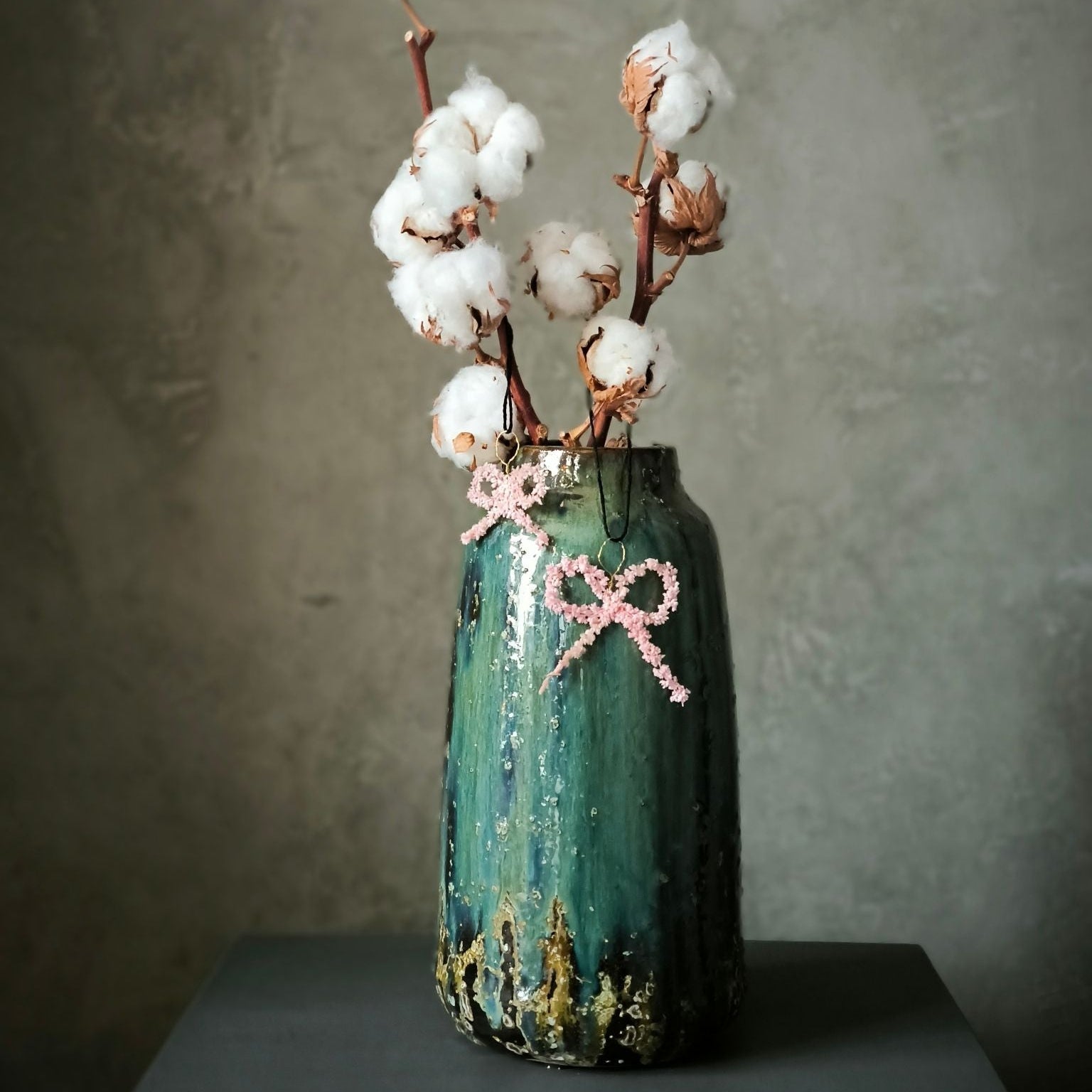 Blush Ribbon Charm rosa Schleifenanhänger im 2er Set aus Trockenblumen