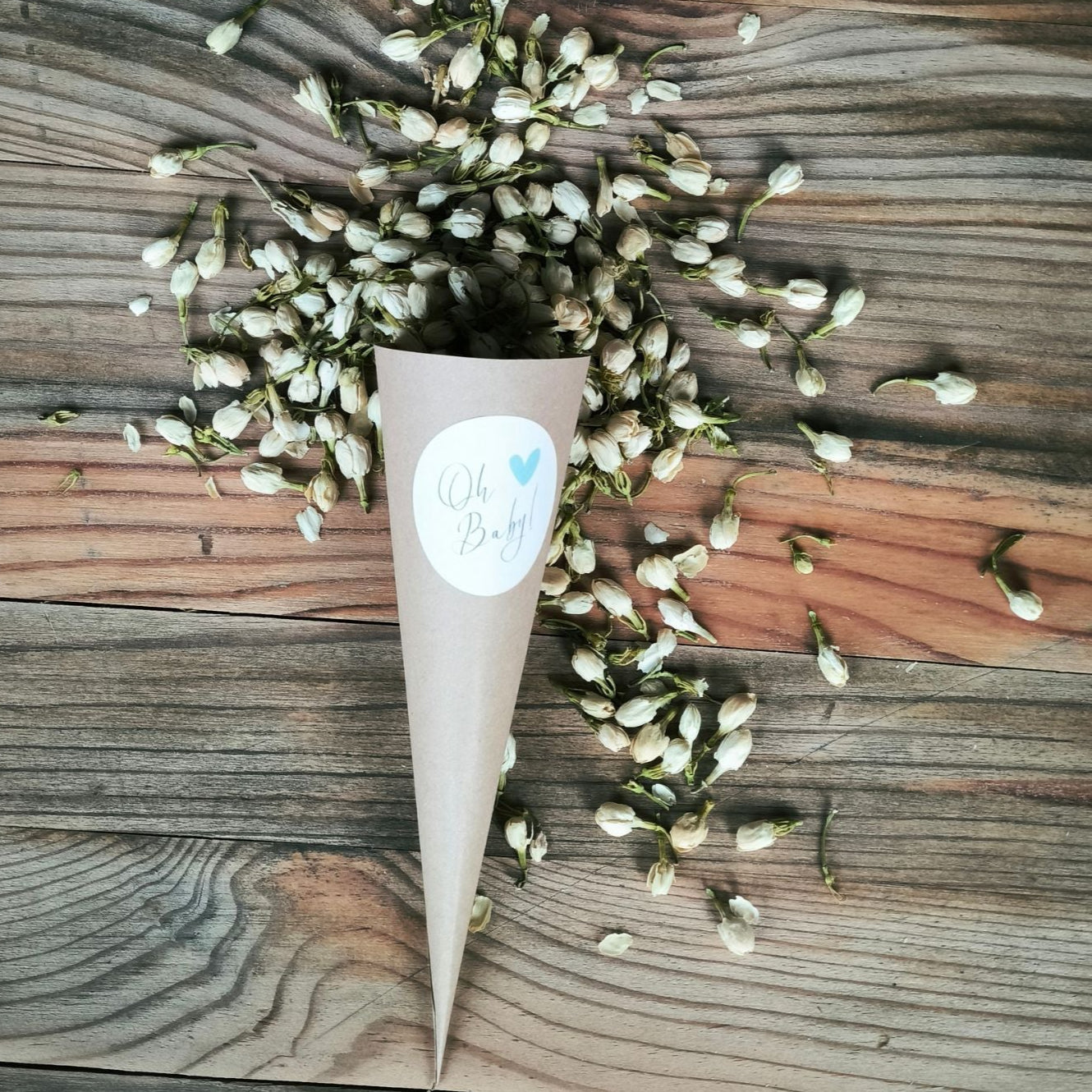 Blütenkonfetti Ivory Jasmin mit Cones