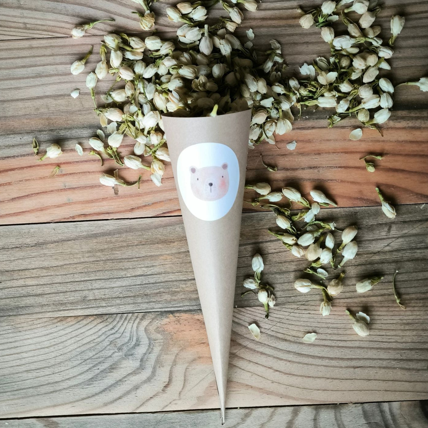 Blütenkonfetti Ivory Jasmin mit Cones