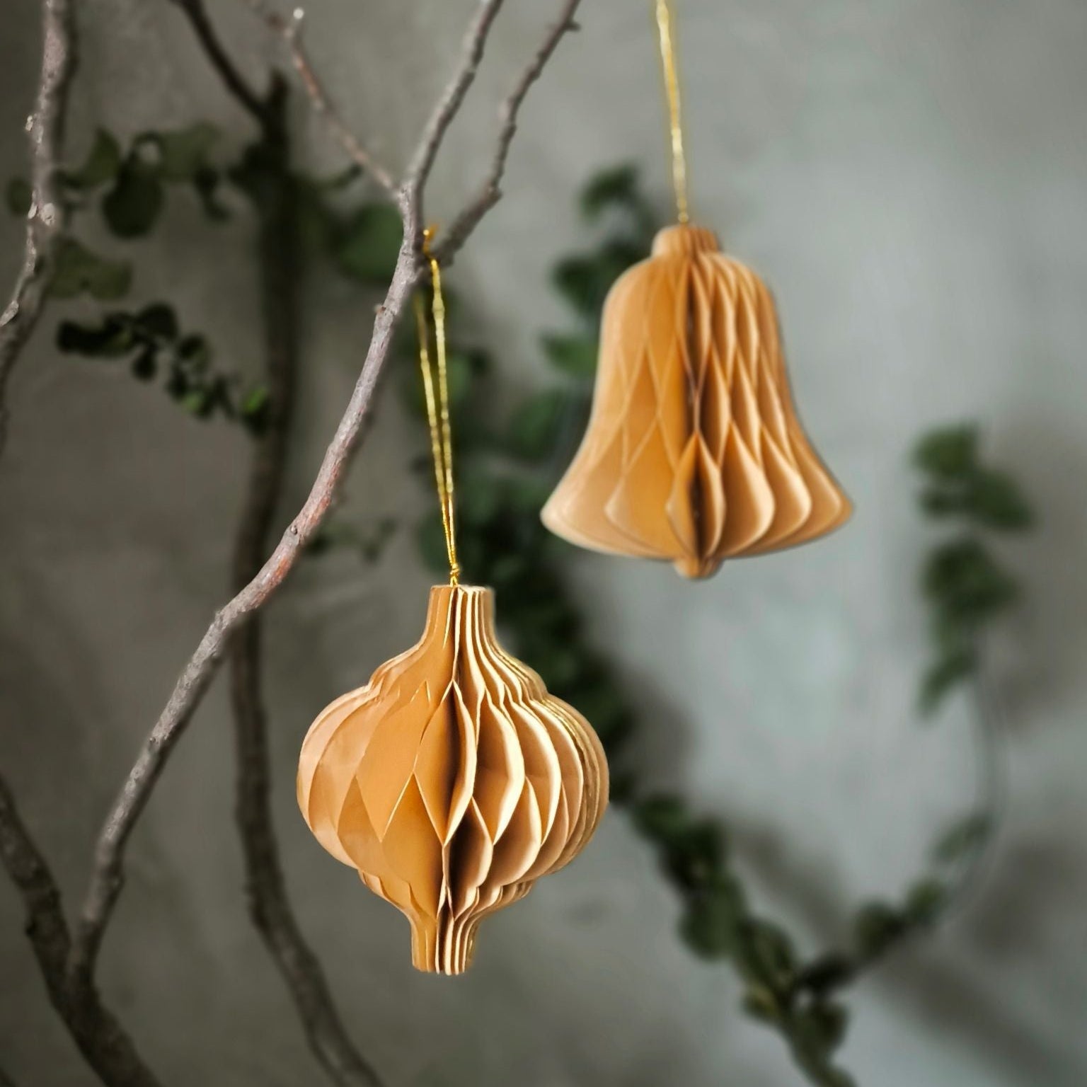 Cozy Kraft Ornaments Papierglocke und Ornament zum Falten