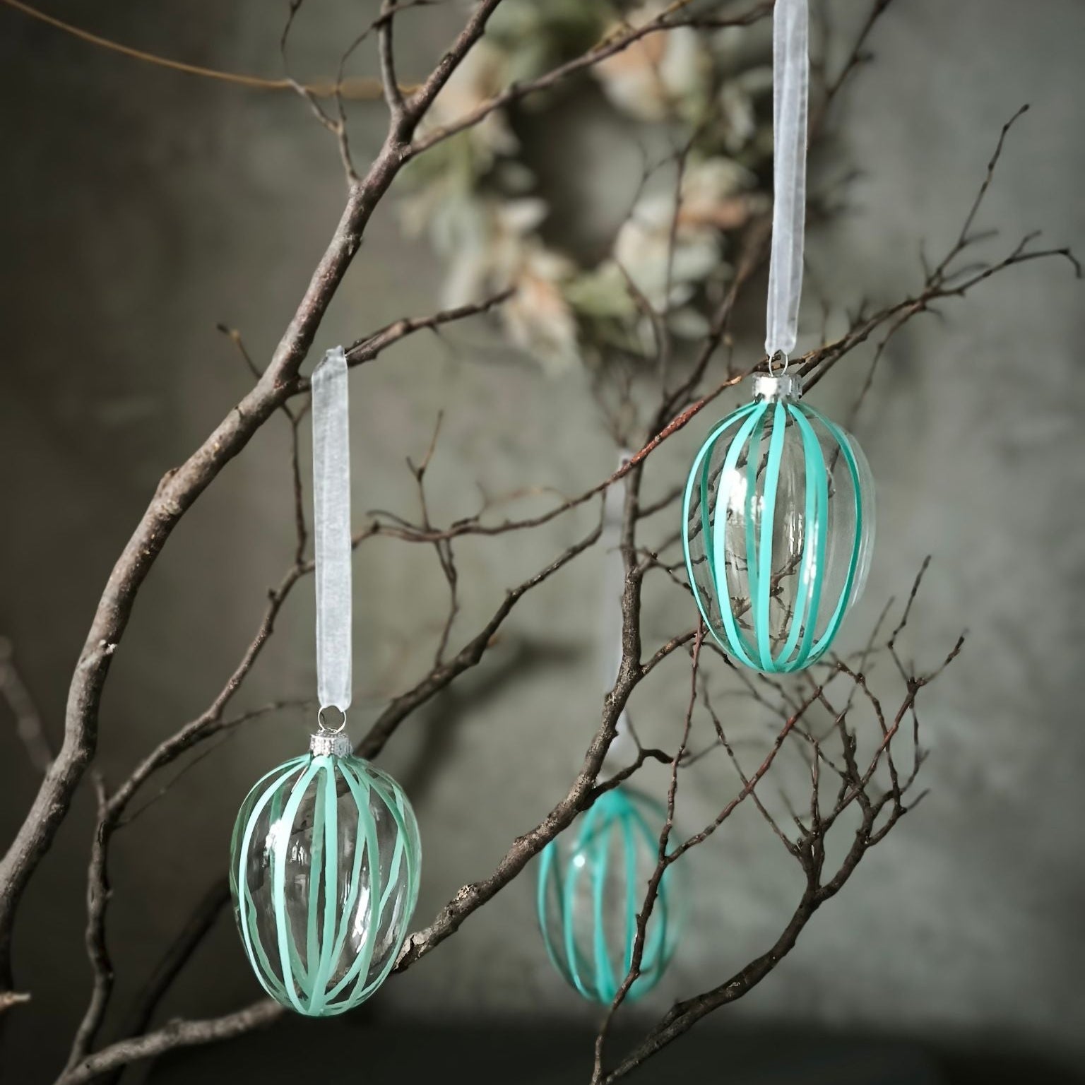 Mint-Stripe Egg Glasanhängermit mintfarbenen Streifen