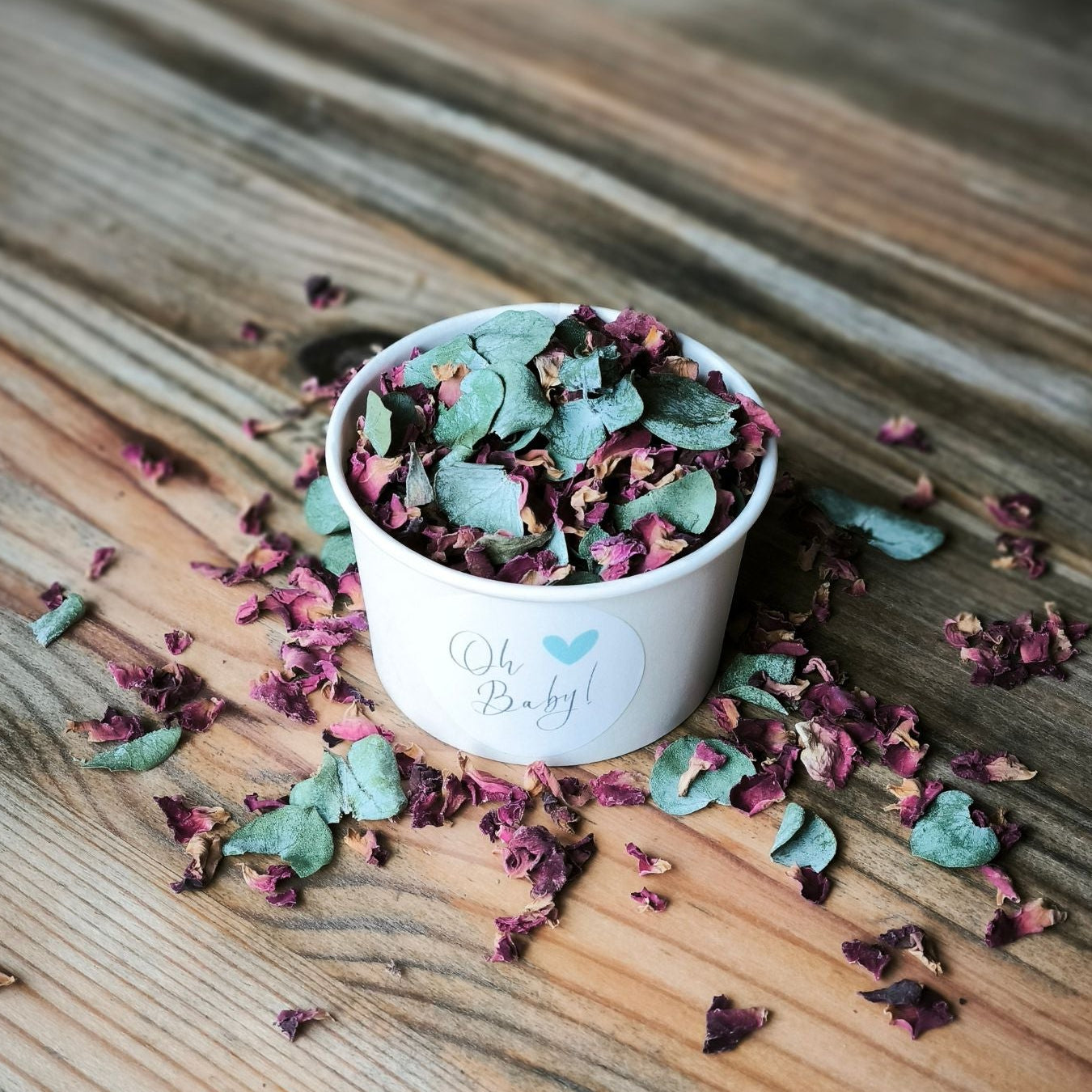 Magic Bloom in weißen Bechern mit Layout 8