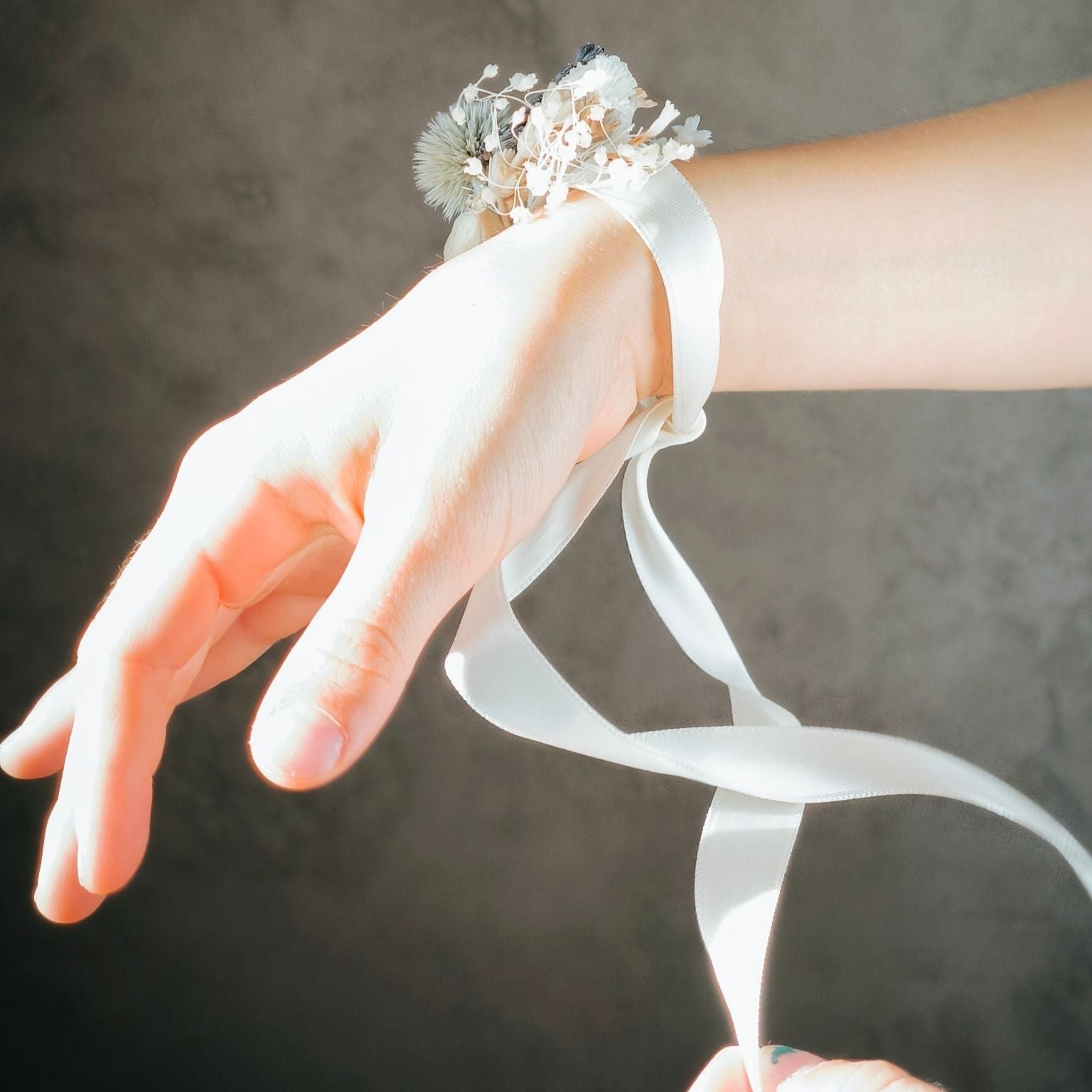 Trockenblumenarmband ivory charm