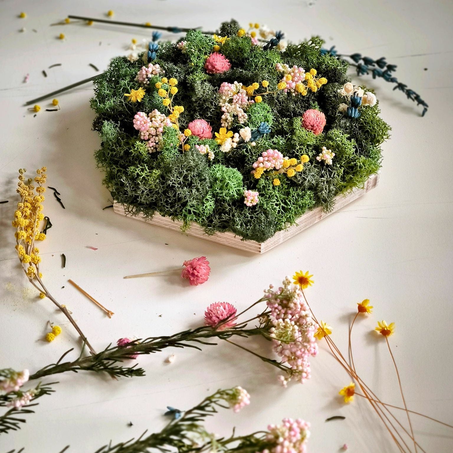 Workshop Hexagon mit Islandmoos und Trockenblumen