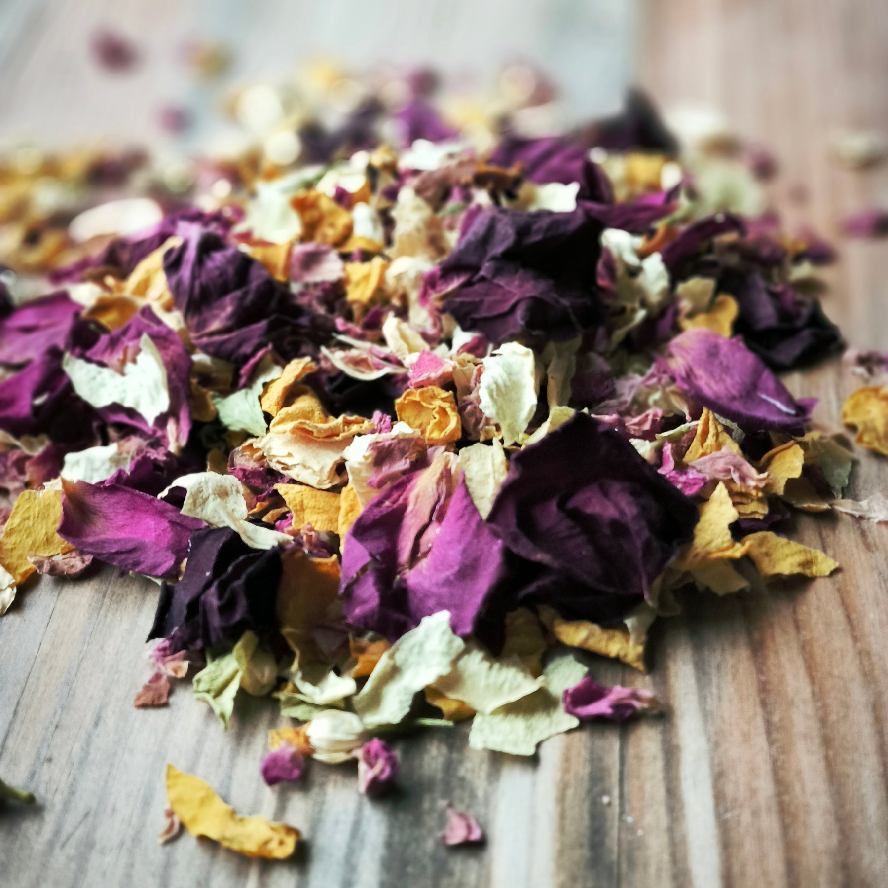 Blütenkonfetti Lively Cassis