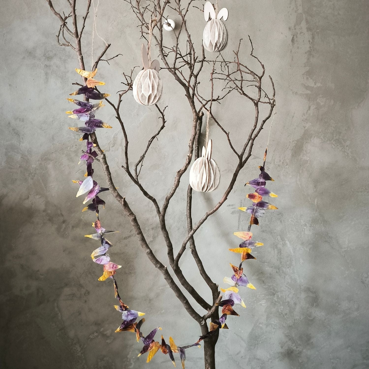 DIY: Frühlingsgirlande aus Tulpen