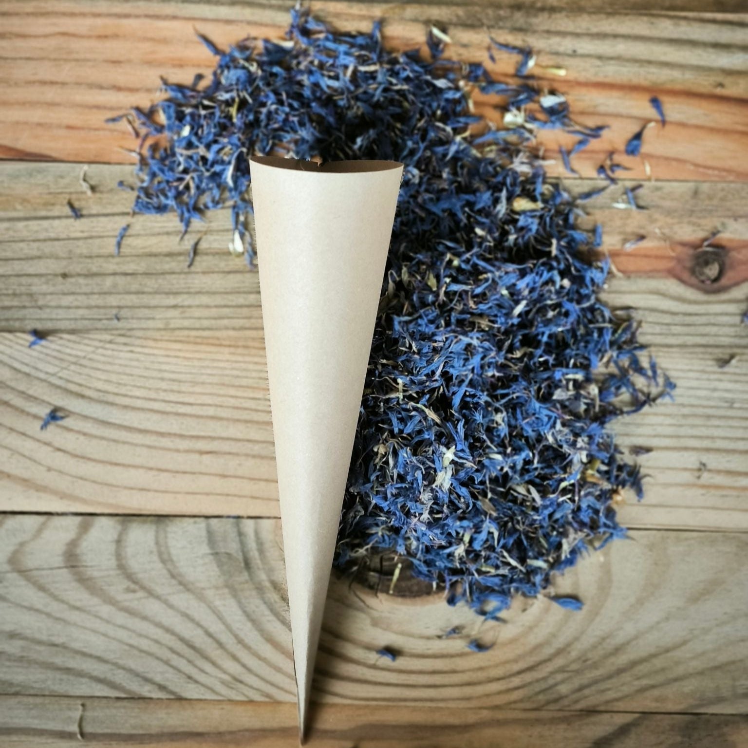 Blütenkonfetti Iced Blue in Cones kein Sticker