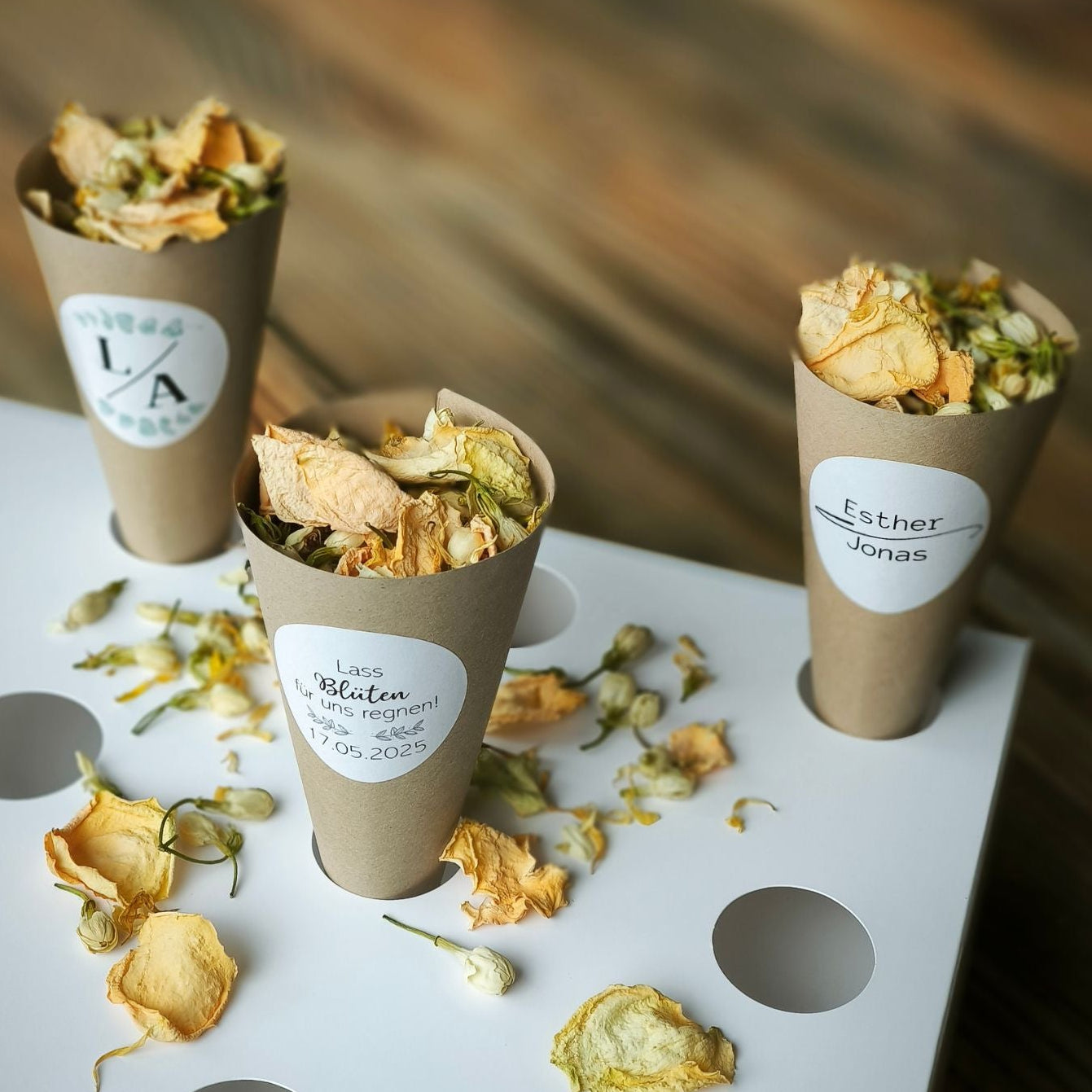 Blütenkonfetti Peach Ivory Sunshine in Cones
