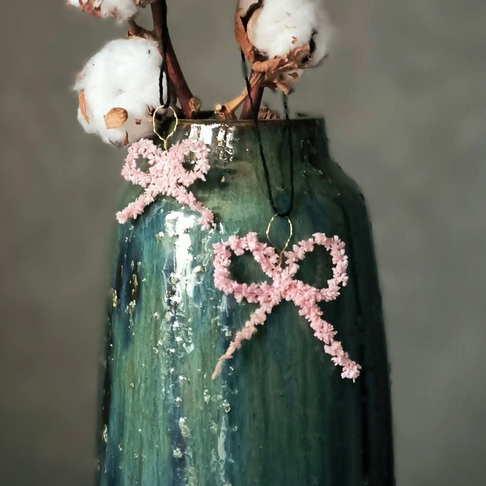 Blush Ribbon Charm rosa Schleifenanhänger