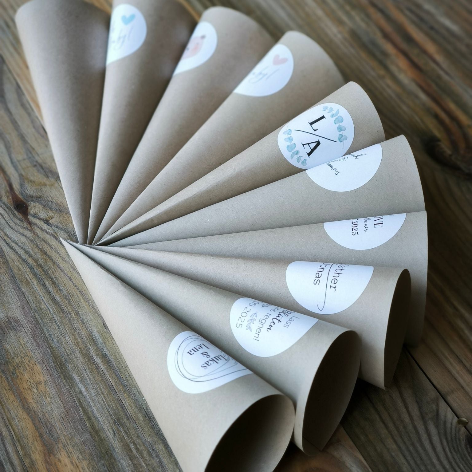 Cones Zubehör zum Blütenkonfetti Titelbild