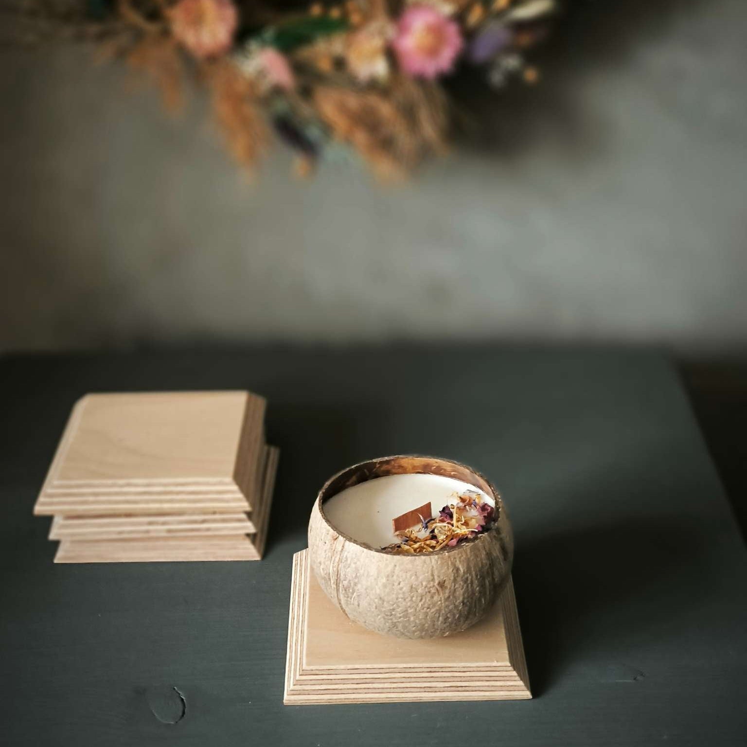 Edgewood Holzuntersetzer aus Multiplex mit Duftkerze