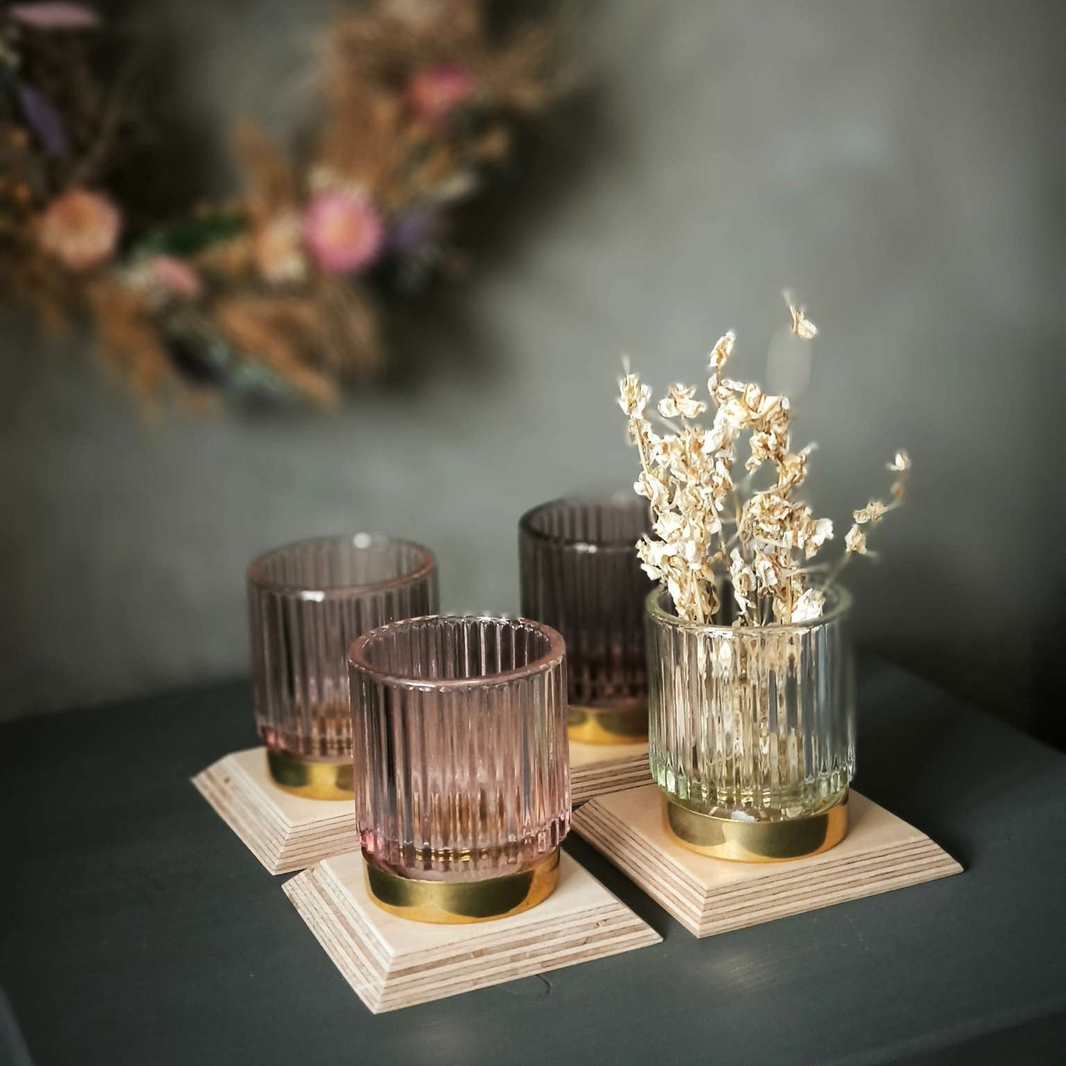 Edgewood Holzuntersetzer aus Multiplex mit Gläsern