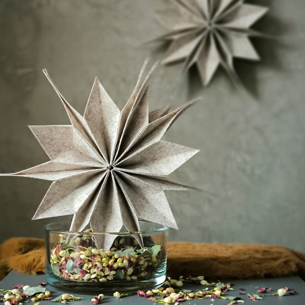 Soft Grey Filzstern im Glas mit Bluetnkonfetti